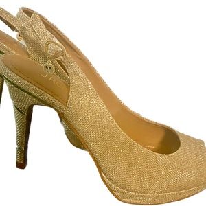Glitter is Gold J.Renee peep toe 3.5 heel perfect for Holidays!!